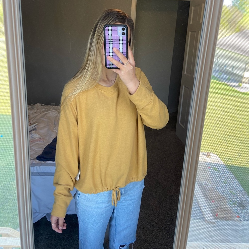 mustard yellow sweater